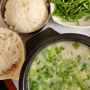 Dwaeji Gukbap