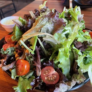 JINYA Quinoa Salad*