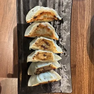 Pork Gyoza ( 6pcs)*