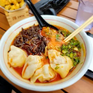 Shrimp Wonton Ramen (Pork and shrimp broth, shrimp &amp; chicken wonton, green onion, and kikurage » served with thick noodles).