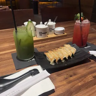 Pork Gyoza ( 6pcs)*