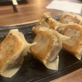 Impossible Gyoza (6pcs)*