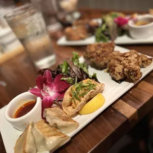 JINYA Tonkotsu Black* this is what comes with it during certain times of the day