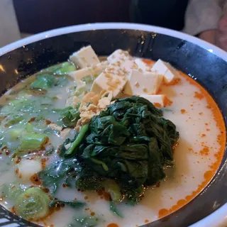 Spicy Creamy Vegan Ramen*