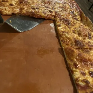 Large plain pizza
