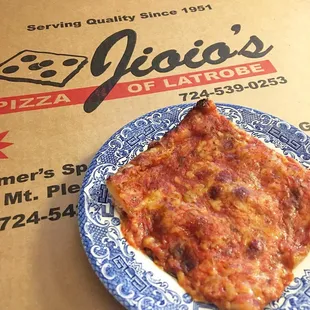 Jioio&apos;s cheese pizza (to-go)