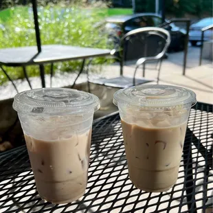 Iced chai &amp; love bug latte