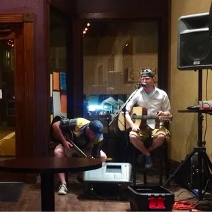 Live music 9-11 Friday