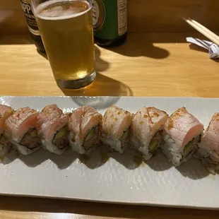 Hawaiian roll - spicy tuna, avocado and albacore