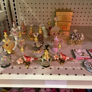 Perfumes bottle and minor