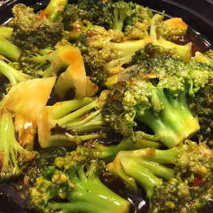 Broccoli w/ garlic sauce