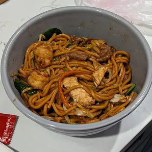 Mixed chow mein