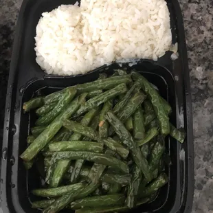 L2. String Beans Lunch Special, also comes with an egg roll and choice of Egg Drop Soup, Hot and Sour Soup, wonton soup or a Can of Soda.