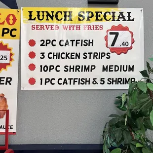 a sign for lunch special