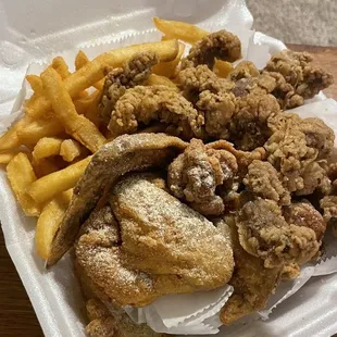 Chicken wings &amp; gizzards combo. Bomb!!