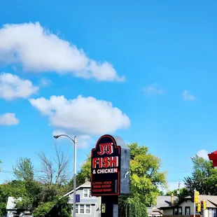 a sign for jj fish and chicken