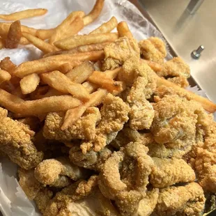 poultry, food, chicken, chicken wings, bbq wings, bbq chicken, fried chicken wings, fried chicken, chicken wings and fried chicken