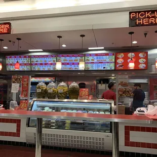 A very clean counter