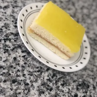 Lemon square cake