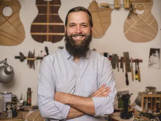 Bruce & Sons Stringed Instruments