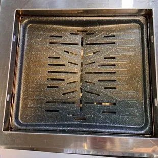 Grill without lid