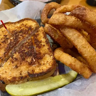 Razz Melt with Onion Rings - so yummy!!