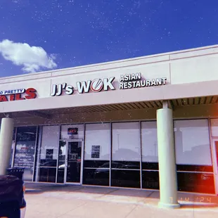 JJ&apos;s WOK