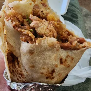 Delicious super pollo burrito! Chicken is well seasoned and flavorful.