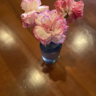 Lovely table setting- live flowers