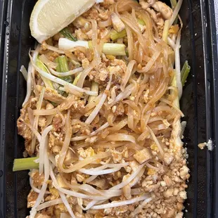 Pad Thai with chicken