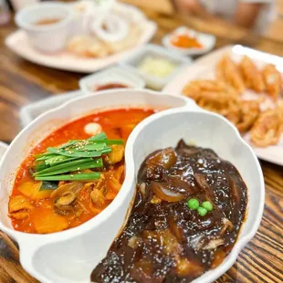 Spicy seafood noodle soup + jajang noodle