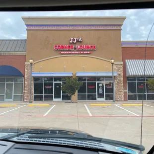 the outside of the restaurant