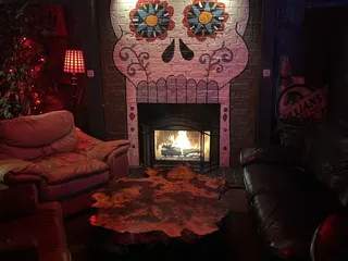 Caves Lounge