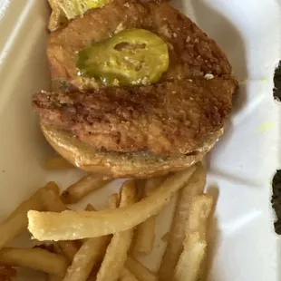 Chicken sandwich w/ No Mild Sauce and 1 pickle