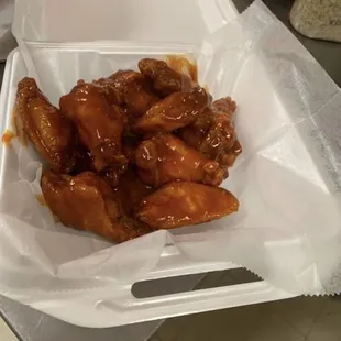 Mixed sauce wings
