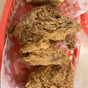 food, chicken wings and fried chicken