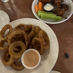 Onion rings &amp; wings