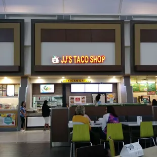 Spnking brand newTaco shop in theNE Mallfood court.