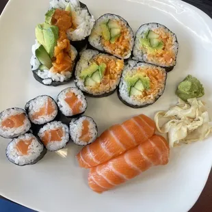 Spicy Salmon Sushi Roll, Sake Roll, nigiri