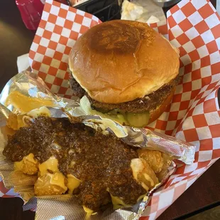Cheeseburger with chili cheese fries