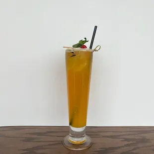 Falcon punch - vodka, gin, pineapple, mango puree, triple sec, ginger beer