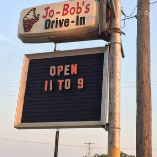 a sign for jo bob's drive - in