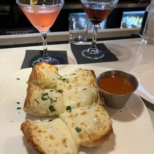 Cosmo, Manhattan, Garlic Bread &amp; Cheese