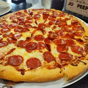 Pepperoni pizza 16"