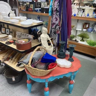 Jo’s Consignment - Antiques & Uniques