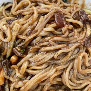 Noodles with black bean sauce and seafood