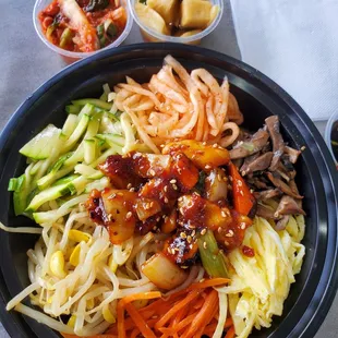 Bibimbap with spicy chicken