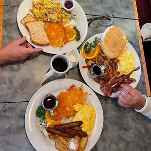 Joanie&apos;s Breakfast Medley (bottom center plate!) I forgot what my mom and bro got lol