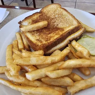 Grilled cheese with French fries