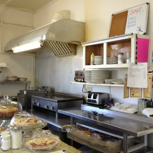 Breakfast grill and counter